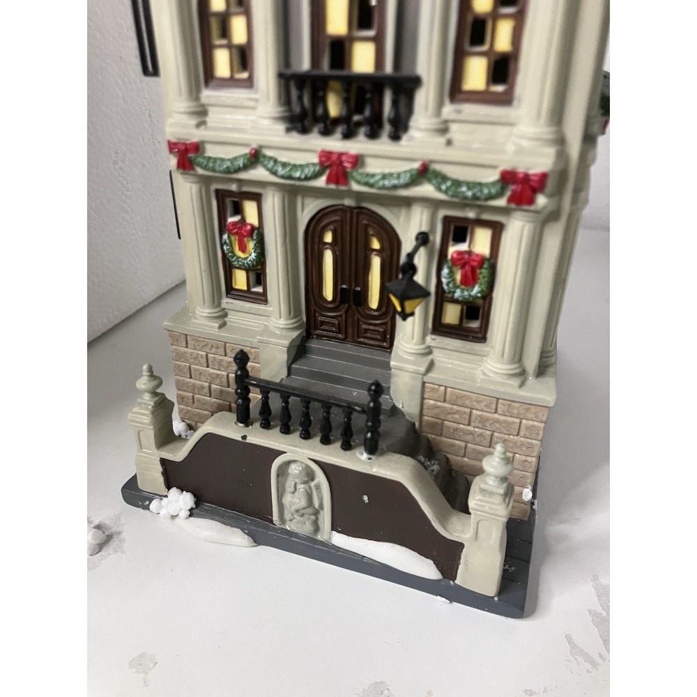 2016 Department 56 Christmas In The City Holiday Brownstone Lighted 4050913 - Picture 9 of 13